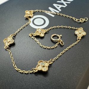 18K Yellow Gold Clover Bracelet